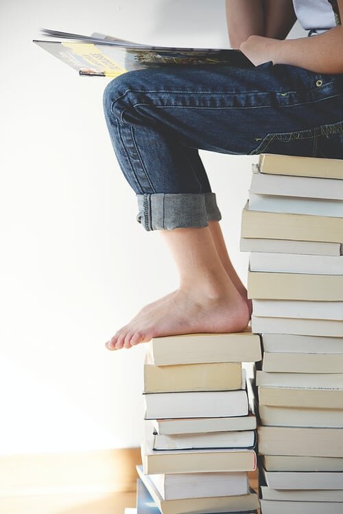 Теперь мы часто читаем одни и те же книги. Фото из открытых источников