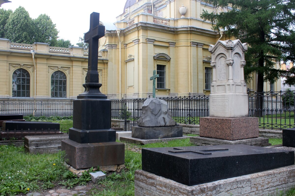 Комендантское кладбище в Петропавловской крепости | Пешком по Петербургу и  не только | Дзен