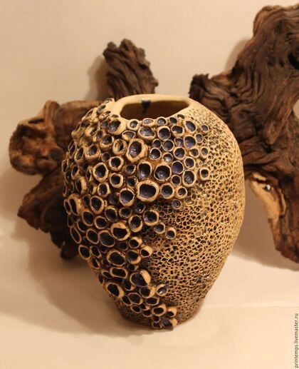 Такая ваза тоже неиспортит современный интерьер