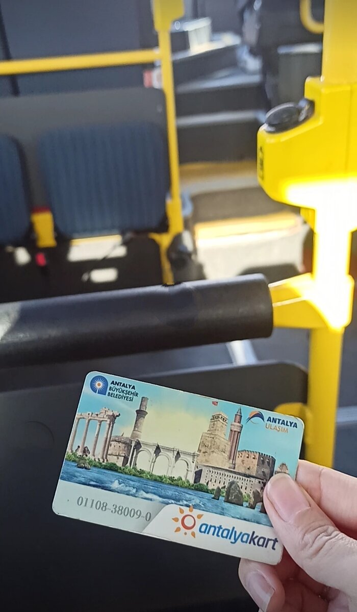 Карта для поездок на общественном транспорте Анталии. Фото автора.