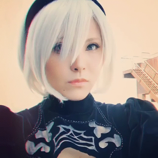 Это яндекс дзен, канал косплея, и подборка косплея 2B. Мы начинаем!