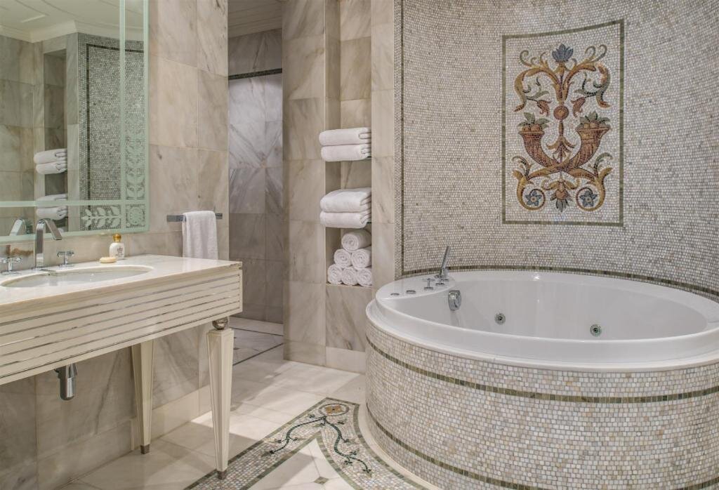 Источник: https://www.booking.com/hotel/ae/palazzo-versace-dubai.ru