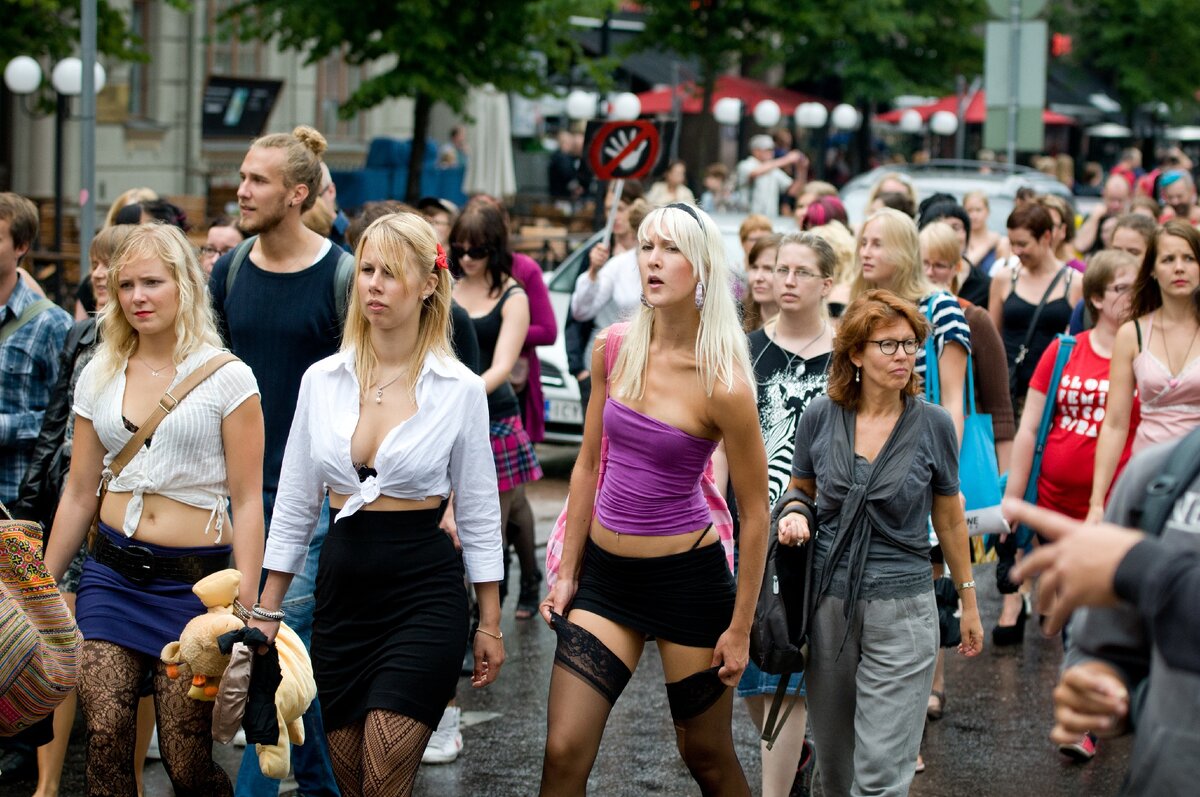 так выглядят финыыы:)