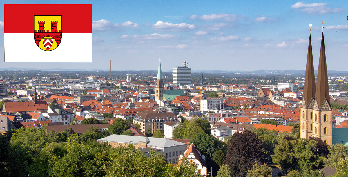 Панорама Билефельда с замком и флагом города