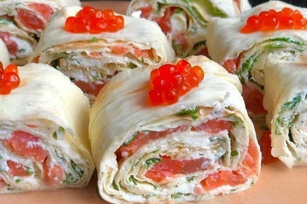 Рулет из красной рыбы в лаваше.