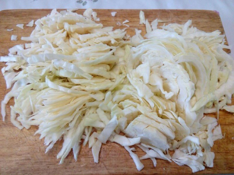 нарезаем капусту