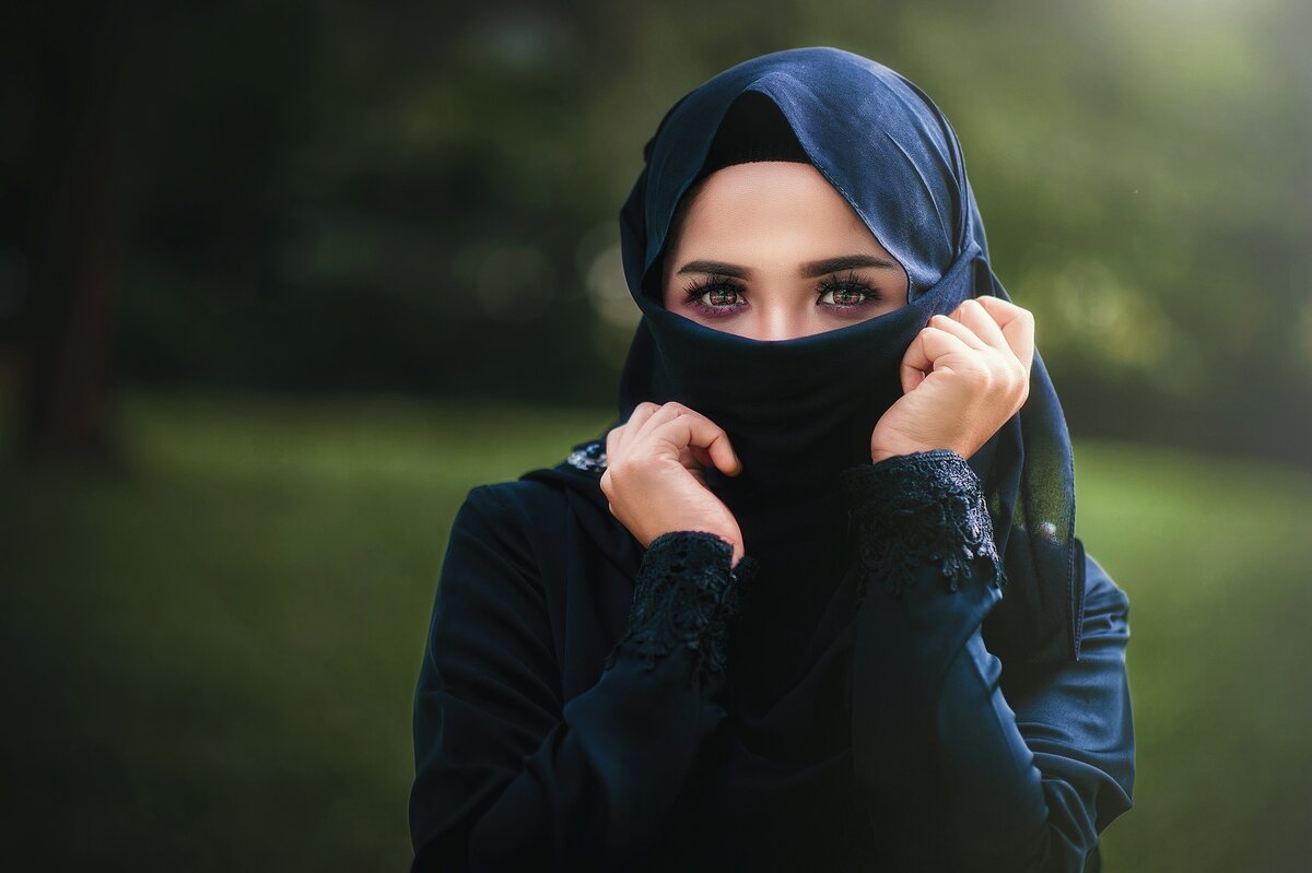 Hamada Nashawaty. Девушка в хиджабе. Красивая женщина в парандже. Красивые мусульманки.