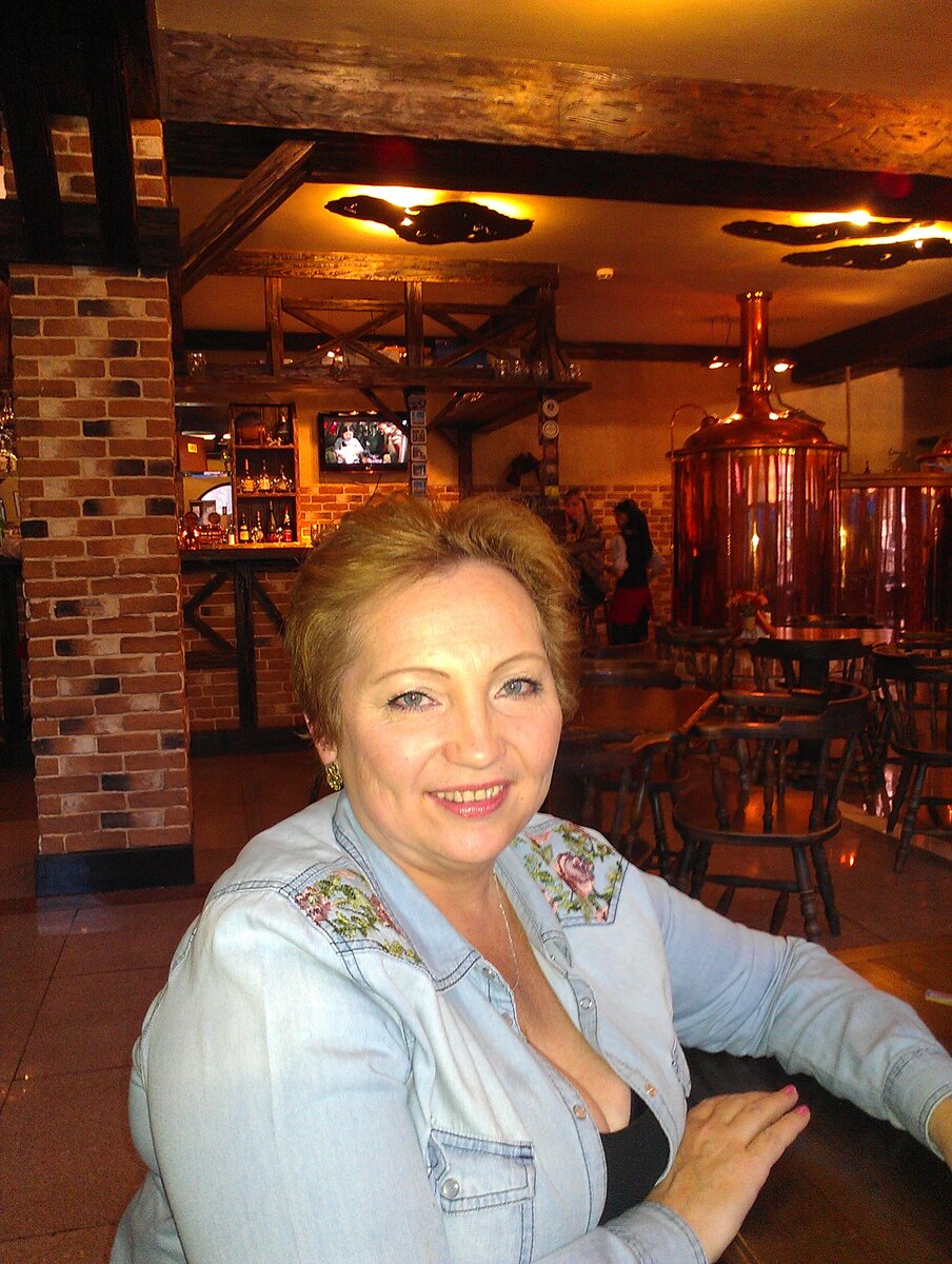 Здесь подарок - приглашение кафе Чешский двор