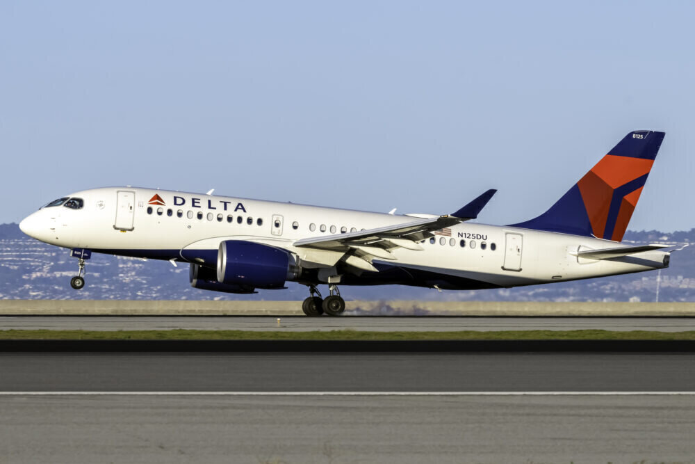 Компания Delta Air Lines с трудом заплатила заявленную цену за 95 самолетов A220.   Фото:  Vincenzo Pace - JFKJets .com