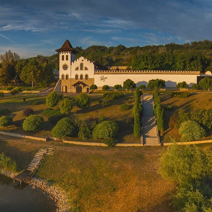 Шато Пуркари. Один из флагманов молдавского виноделия. Фото процитировано из Facebook производителя