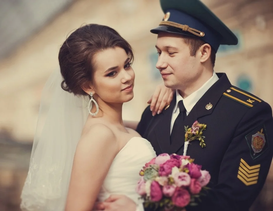 Жены офицеров в хорошем. Жених в военной форме. Свадьба курсанта. Свадьба с военным офицером.