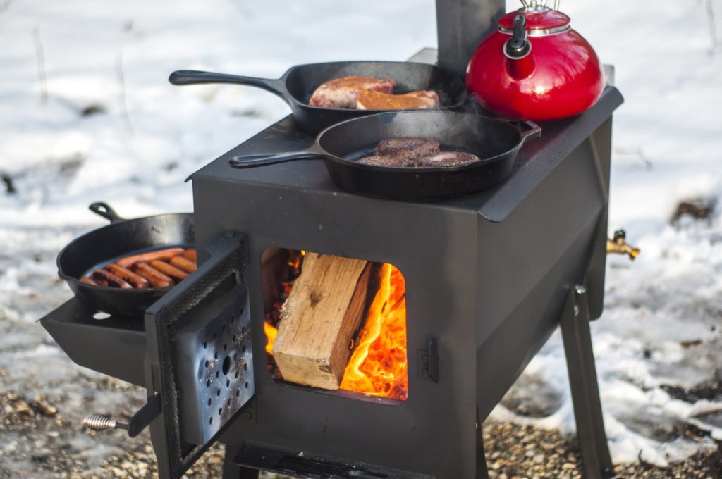 Иллюстрация для общей визуализации рассказа. Походная печка.