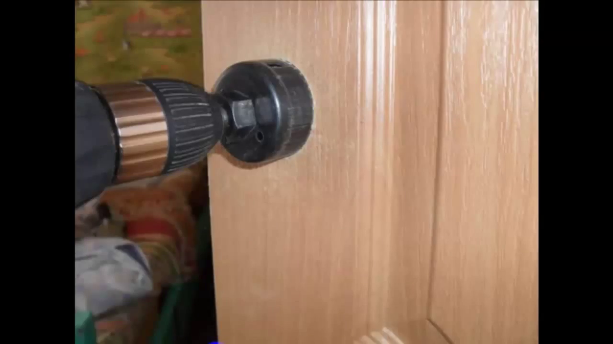 Размер диаметра подбираете по замку.