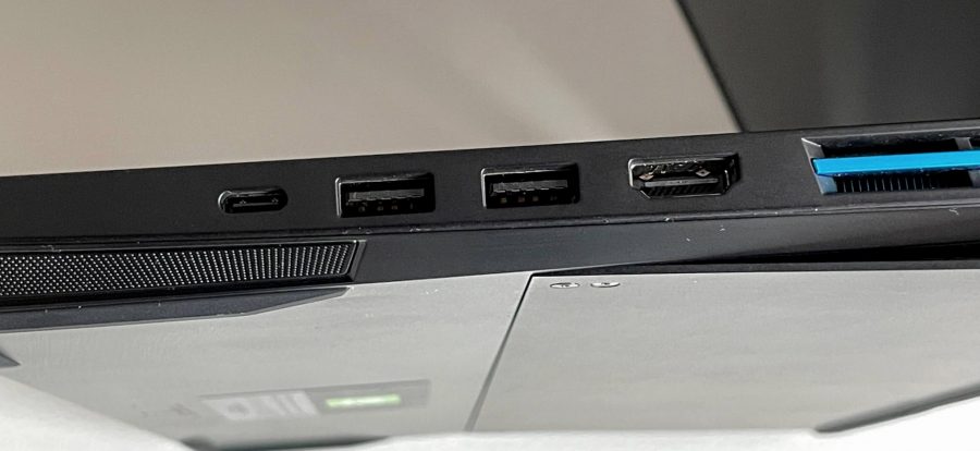 Обзор мощного игрового ноутбука Honor Hunter V700: есть в нем что-то от УАЗа...3