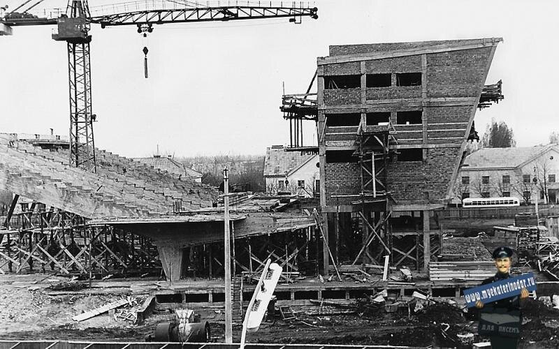 «Аврора» на стадии строительства, источник фото http://www.myekaterinodar.ru/ 
