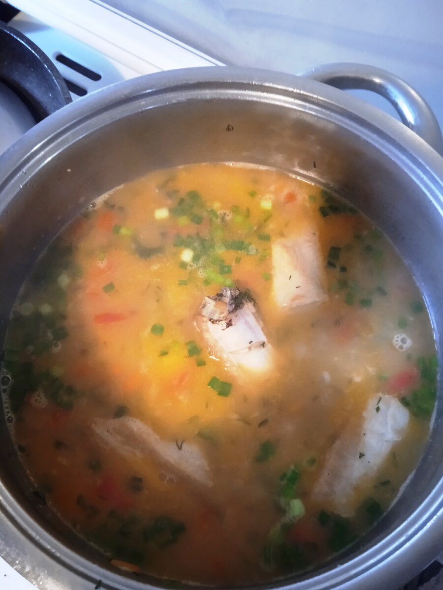 суп из картофеля и свиных ребрышек