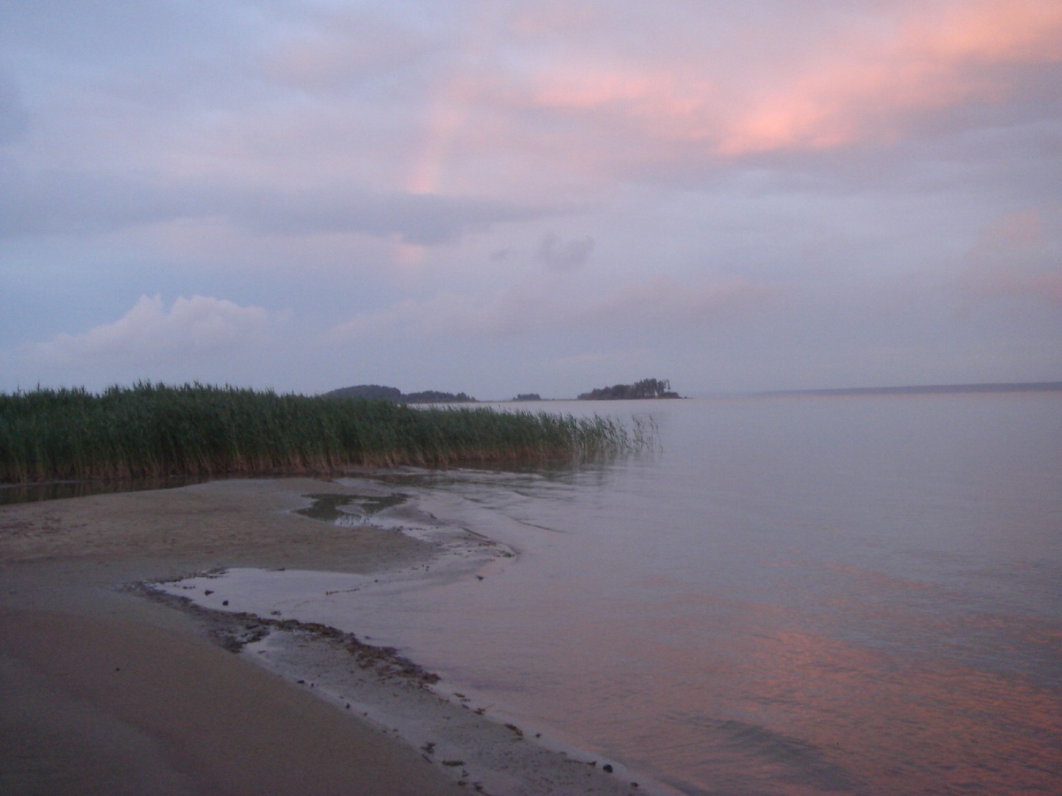 Конечно воды было после зимы не много, но это не помешало прекрасному отдыху по приглашению друзей. 