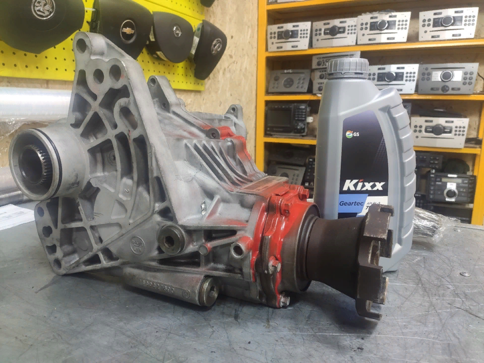 Всегда следите за уровнем масла в угловом редукторе