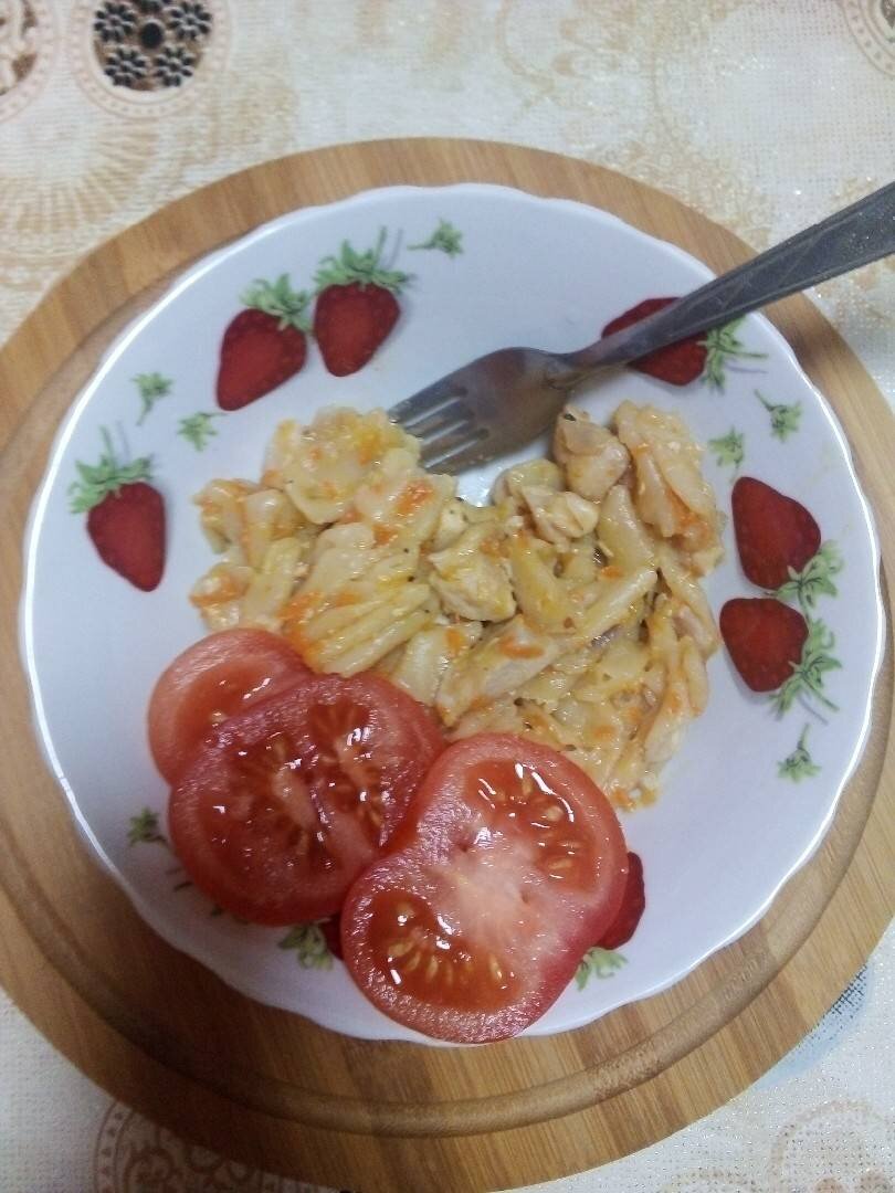 Макароны с тушенкой в кастрюле