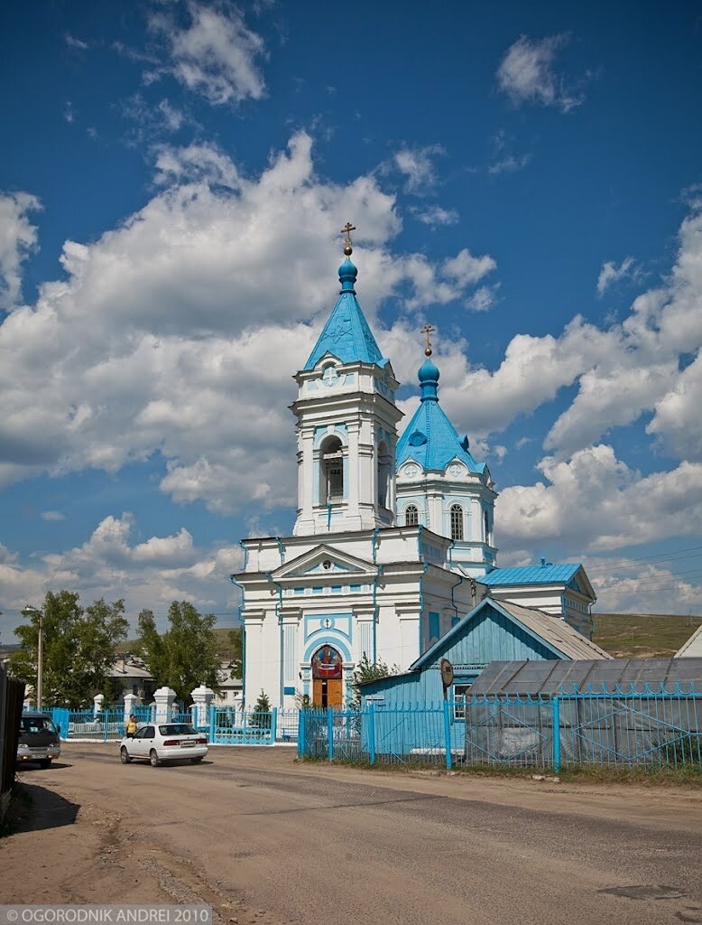 Церковь в кяхте воскресенский собор. Успенская церковь кяхта. Кяхта. Кяхта кафе слобода. Воскресенский собор, г.