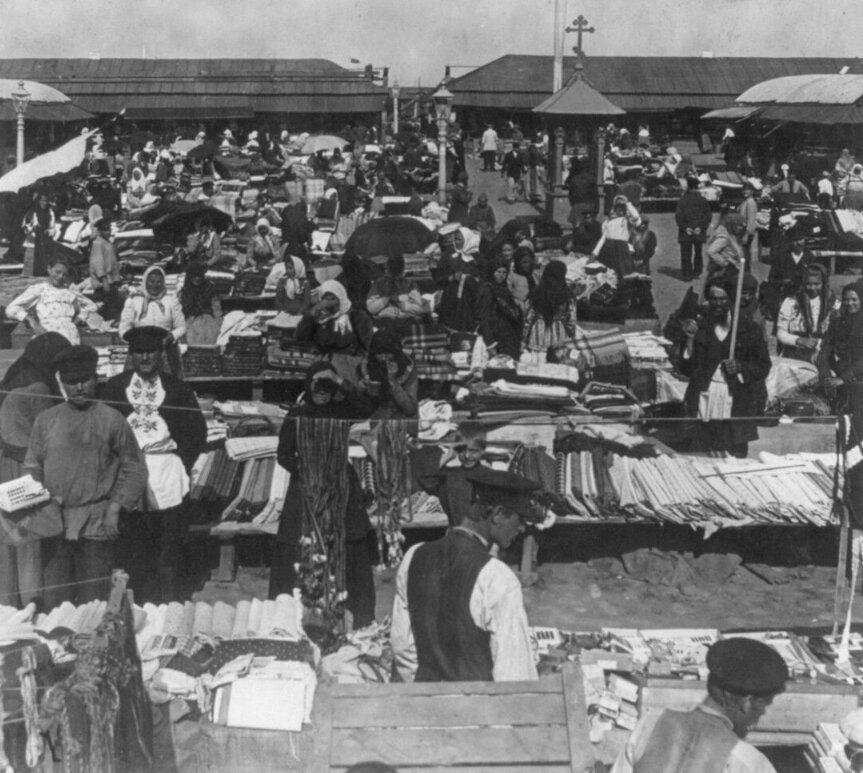 Торговля тканями на Нижегородской ярмарке (1902)