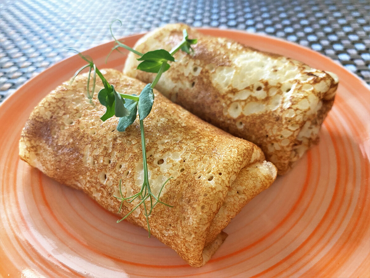 Шоколадные блинчики с яблочной начинкой