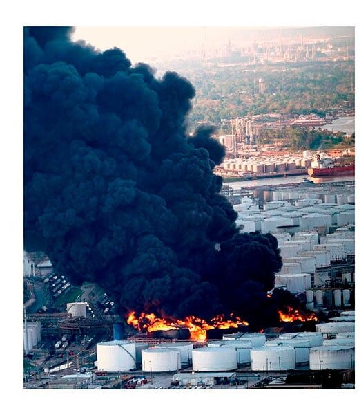 Пожар на складах (источник изображения tt-snab.ru)
