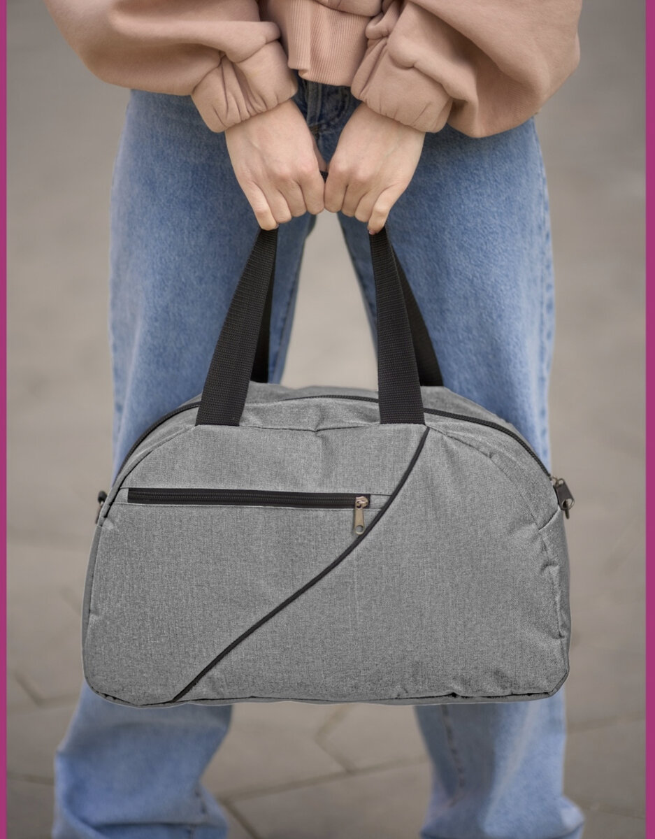 Офигенная бюджетная спортивная сумка. Пошито качественно, размер оптимальный ( кроссовки и форма войдут точно), стильно, разные цвета. Артикул 16964371