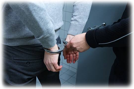    В Краснодаре суд приговорил к девяти годам колонии строгого режима бывшего следователя управления СКР по региону Ислама Джамбаева