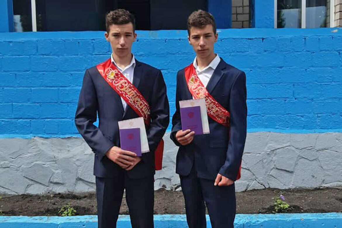 &laquo;До 16 лет они одевались в одинаковое. И характеры у них похожи&raquo;
Фото:&nbsp;из семейного архива&nbsp;Фатиховых