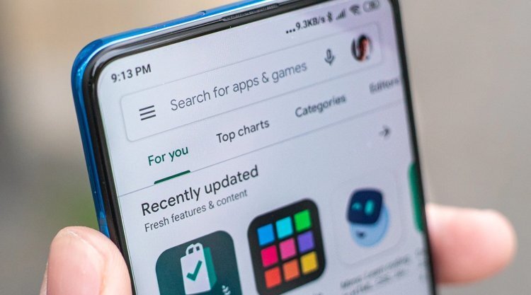    Если приложение есть в Google Play, то лучше не пытаться искать альтернативы.