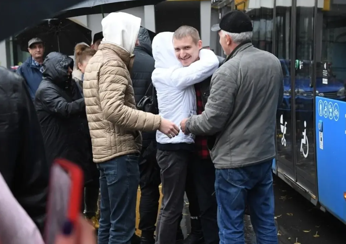    Мобилизованные некоторых регионов уже вернулись домой Алексей А.