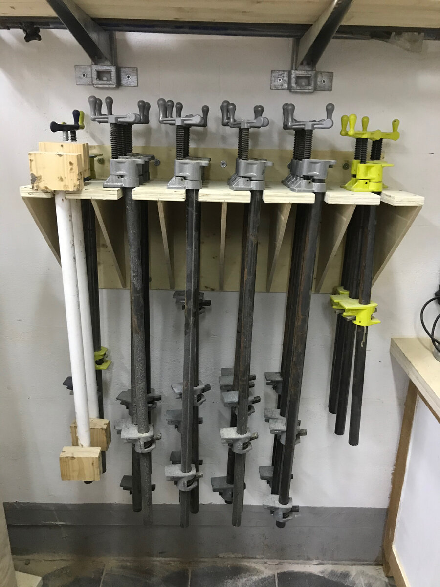 Полка для трубных струбцин