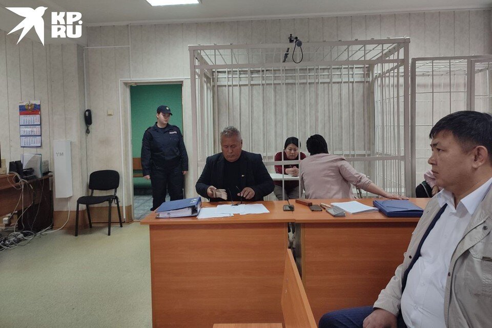     Поддержать Айнагуль на суде приходят ее земляки. Вадим АЛЕКСЕЕВ