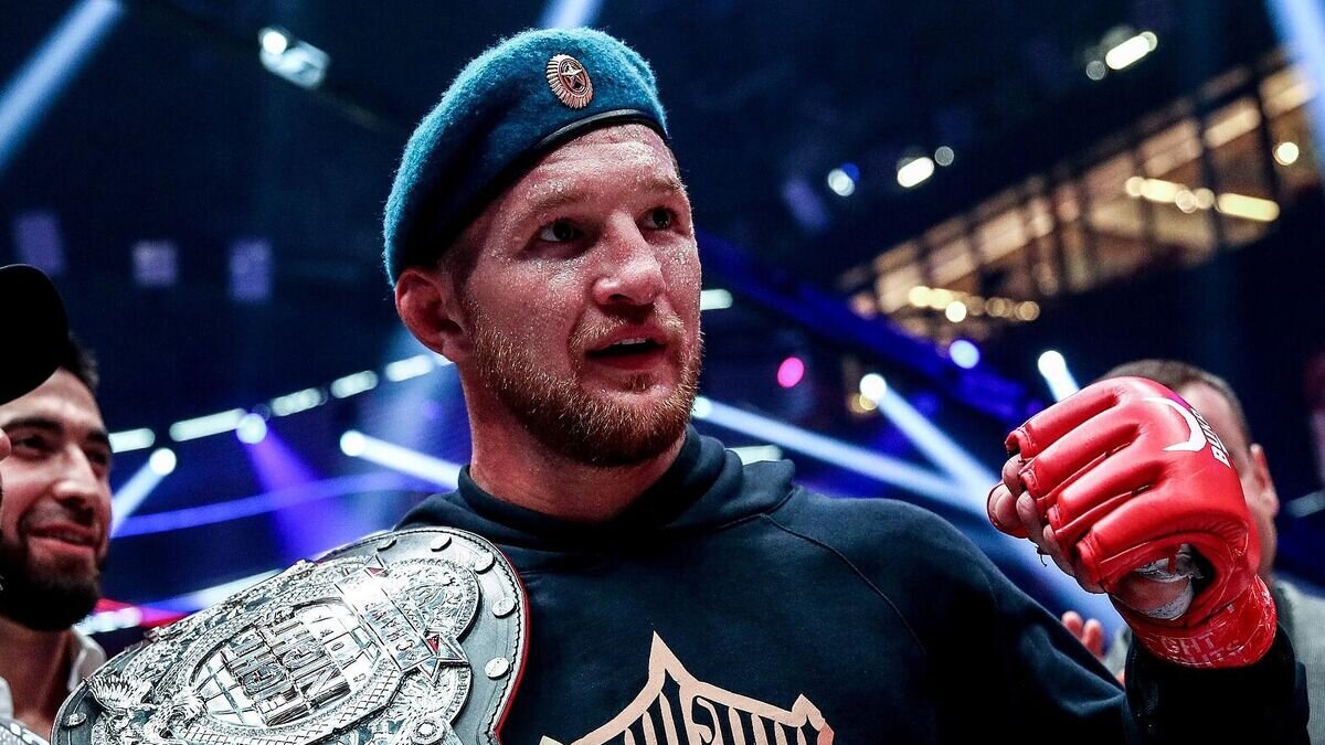    Владимир Минеев© Фото : AMC FIGHT NIGHTS