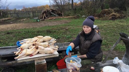 下载视频: Нуждаться в мясе теперь точно не будем. Заготовили мясо. Жизнь простых людей