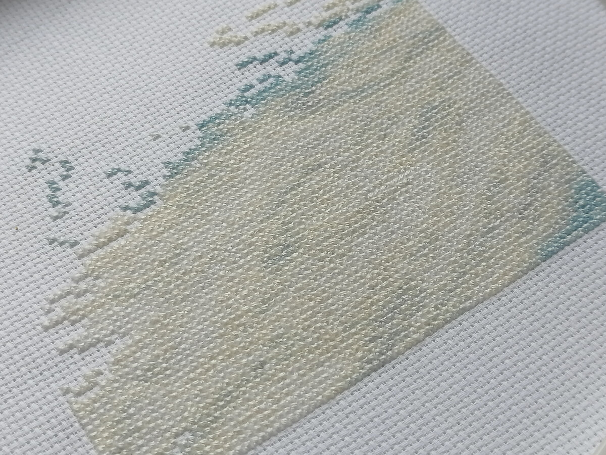 Вышитый участок поближе, крестики ложатся хорошо. 