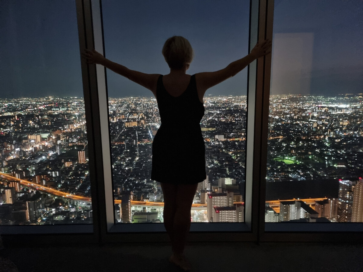 Фотосессия на 50-м этаже. Осака, Япония