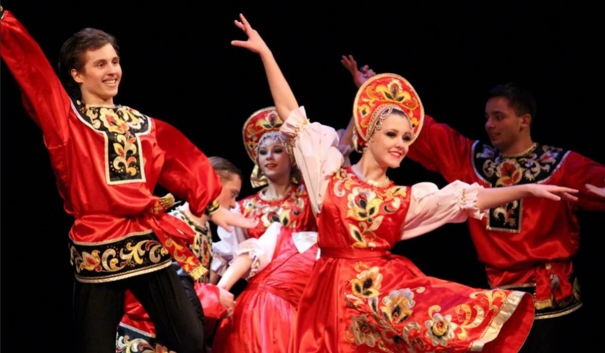 Любите ли вы русские народные песни и пляски?
