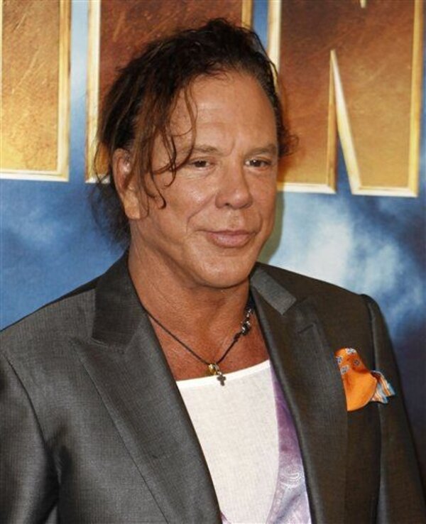  Его преданные поклонники уже и не мечтали, что кумир когда-нибудь воспрянет из безмолвного забытья.-7