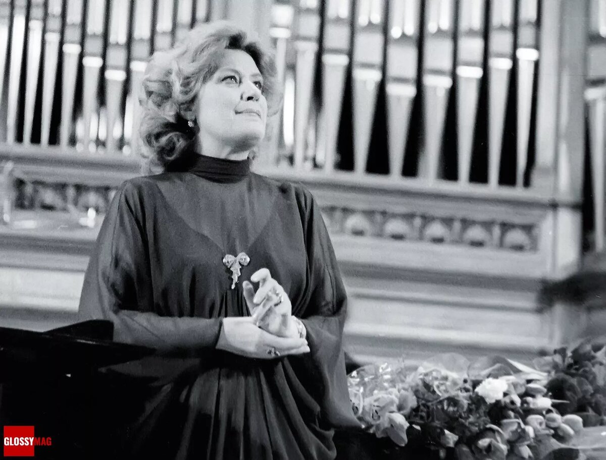 Елена Образцова