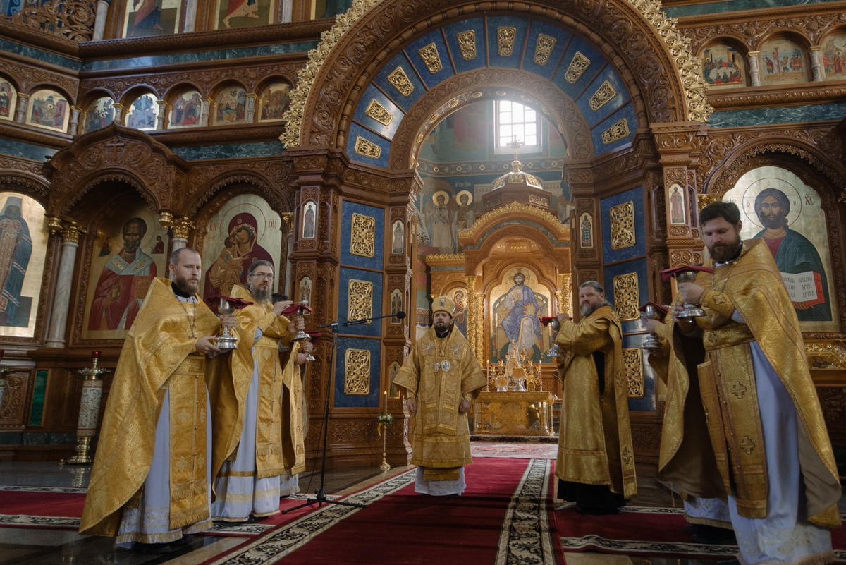 Памятник святителю Митрофану Воронежскому