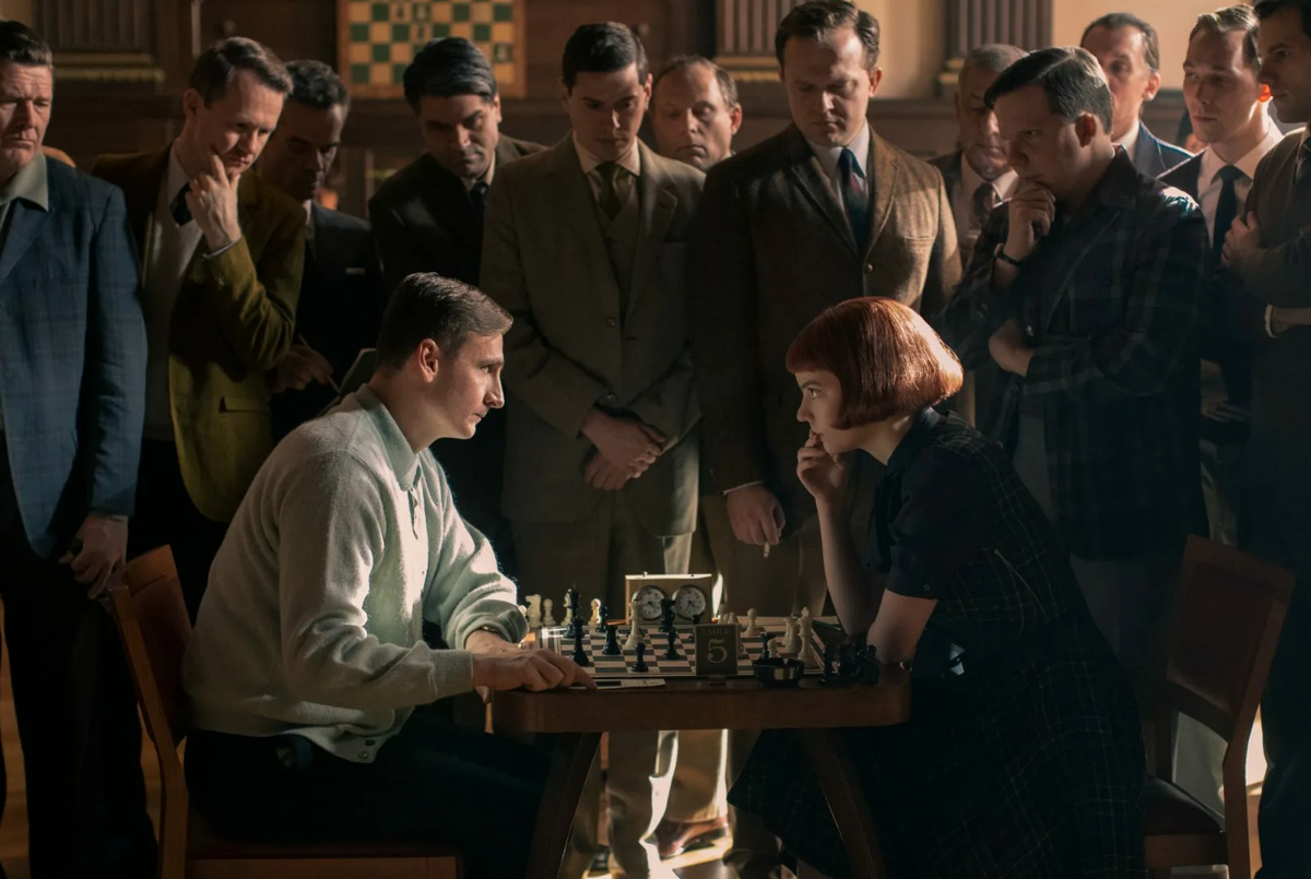 Девушка играет в шахматы сериал