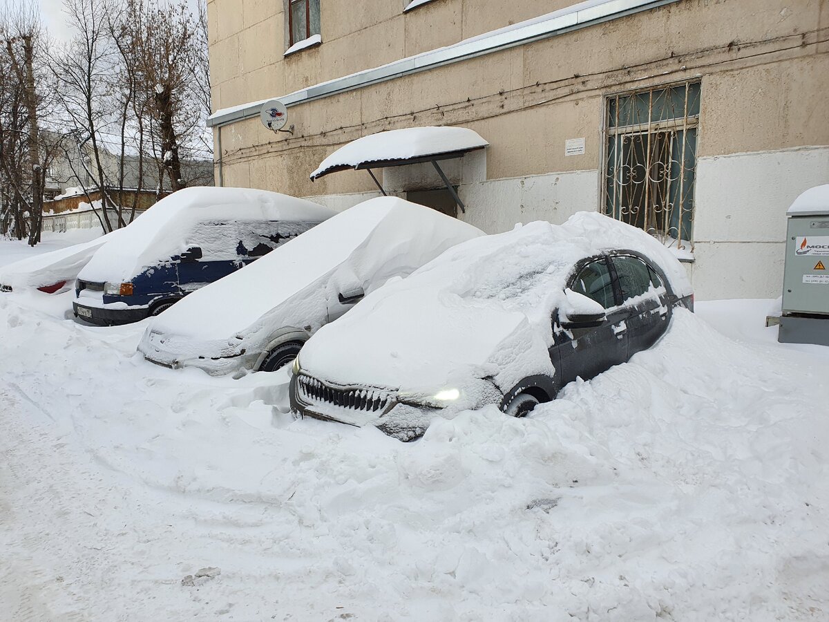 Погода не радует. Особо не погоняешь.