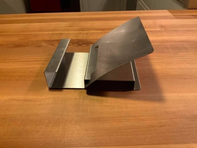 Удобная подставка для поварской книги.