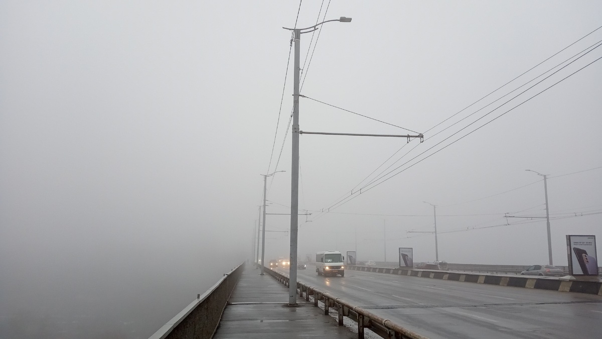 Вот такой вид на мост (проспект Дачия, Кишинев)