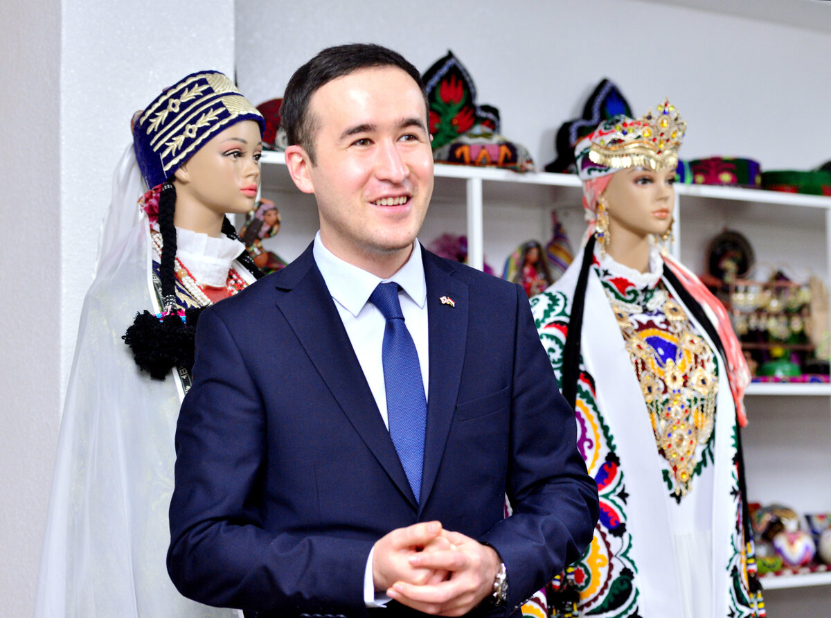 Бокиев Ахроржон , председатель Совета иностранных резидентов, в Посольстве Республики Таджикистан. (Пак Хён Ку / The Korea Herald)
