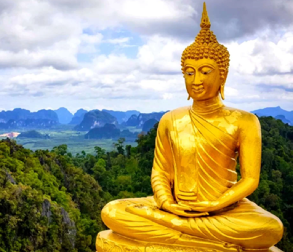 Рис. 1. Статуя Будды