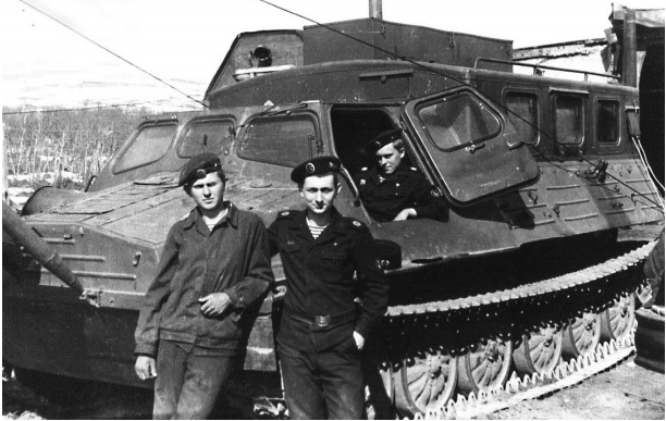 Три морпеха из ремроты: латыш, литовец и Макаревич