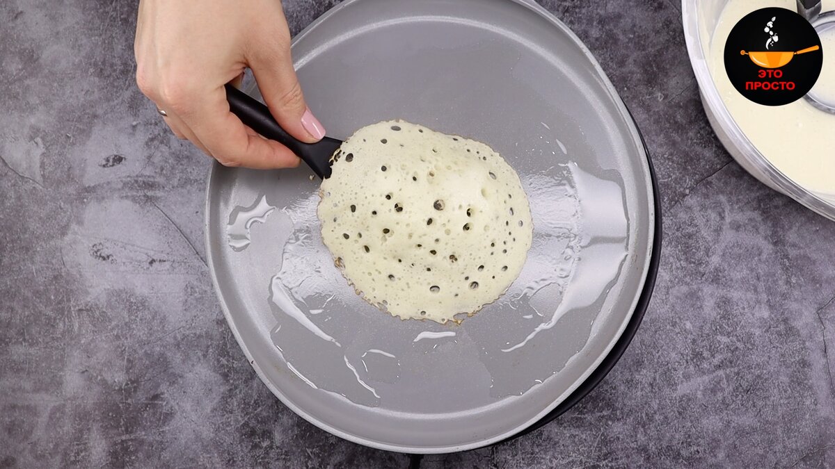 Вкус этих блинчиков свёл всех в моей семье с ума! Сегодня мы приготовим особенные блинчики, но они не простые! Простые так не получится завернуть... Когда сама их попробовала - была очень удивлена.-7-2
